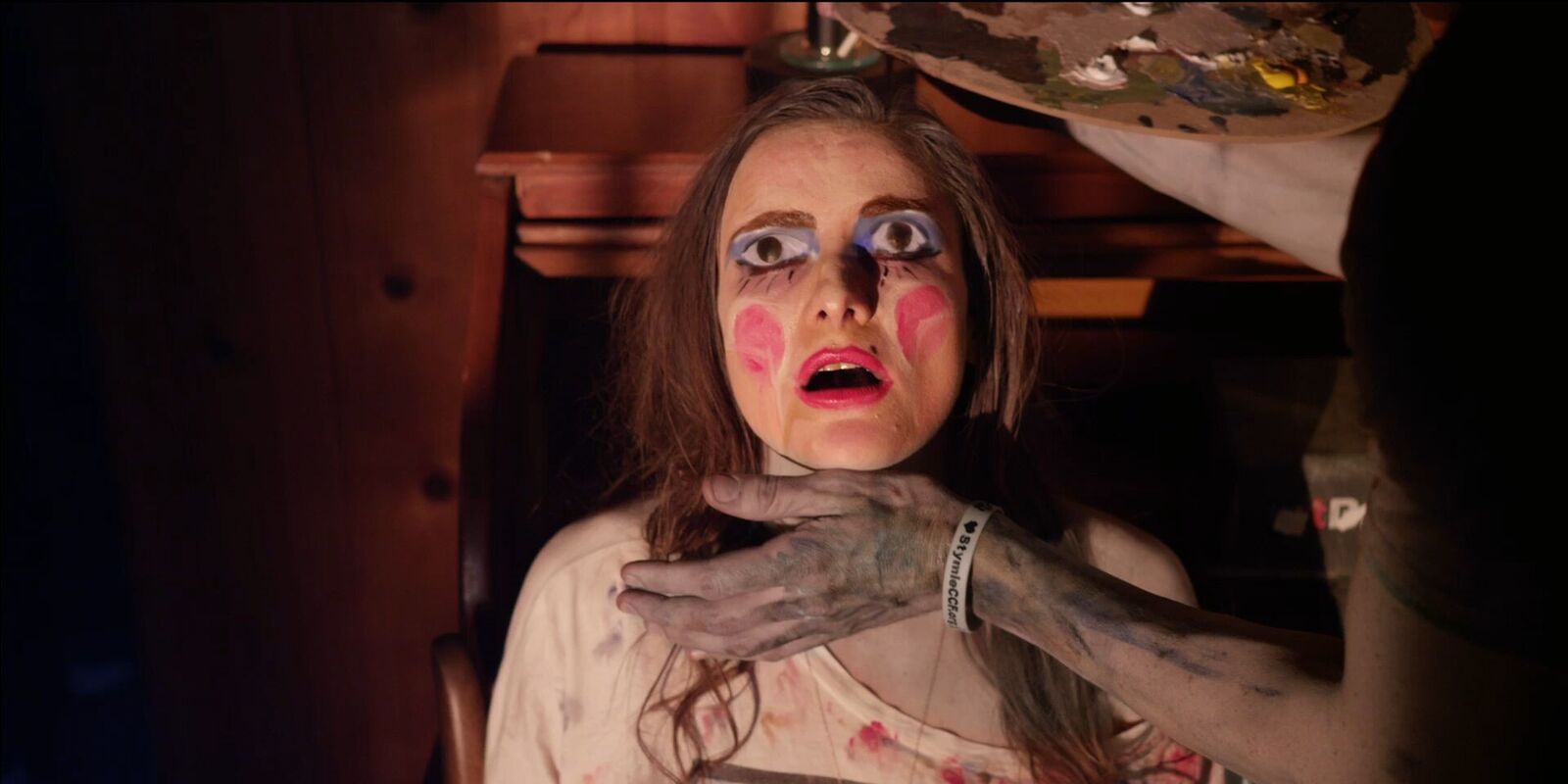 TABLOID VIVANT – A Horror/Thriller